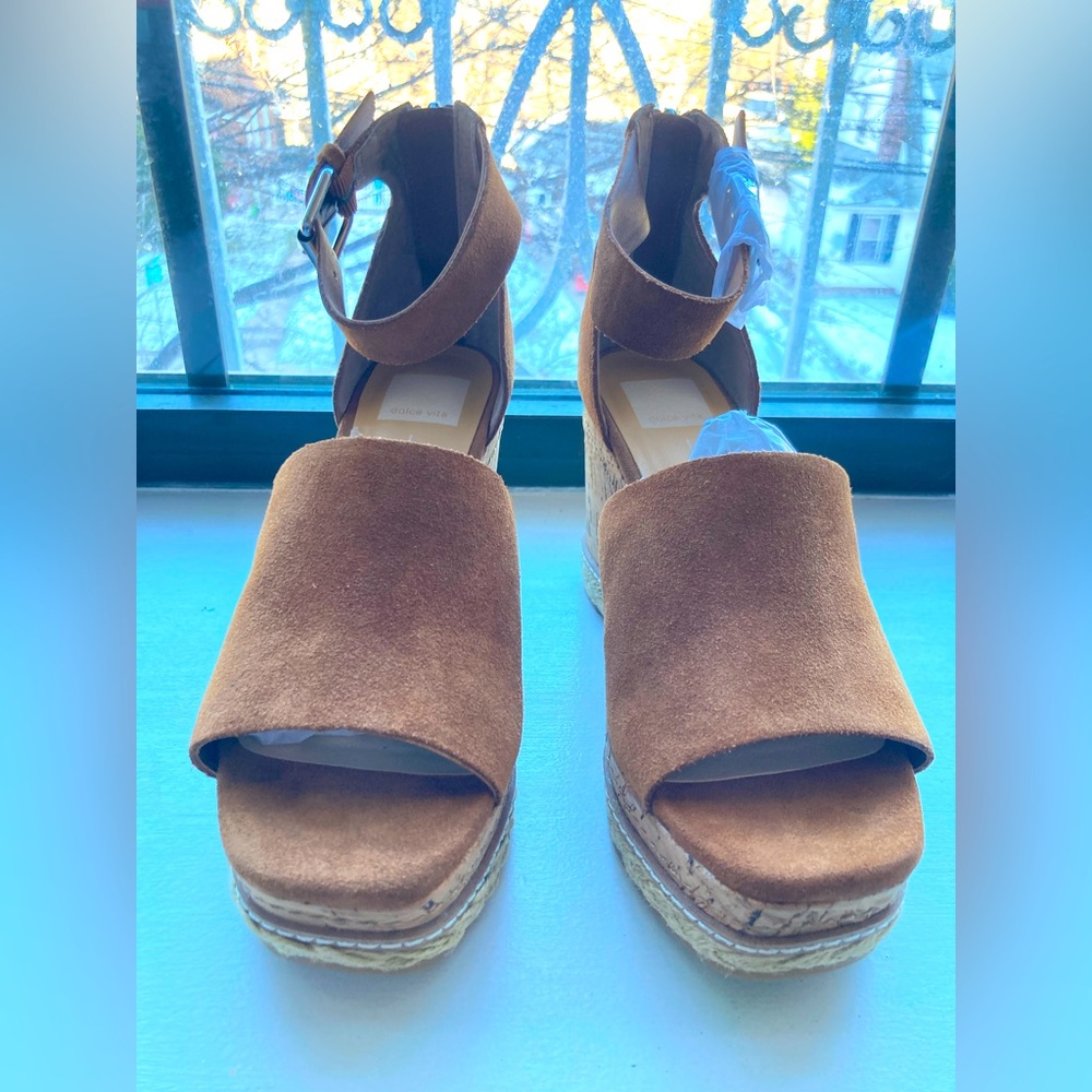 Brand New Dolce Vita brown Suede espadrille platforms in size 7.5